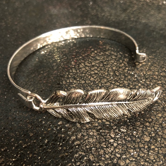 Feather Bangle - Picture 2 of 7